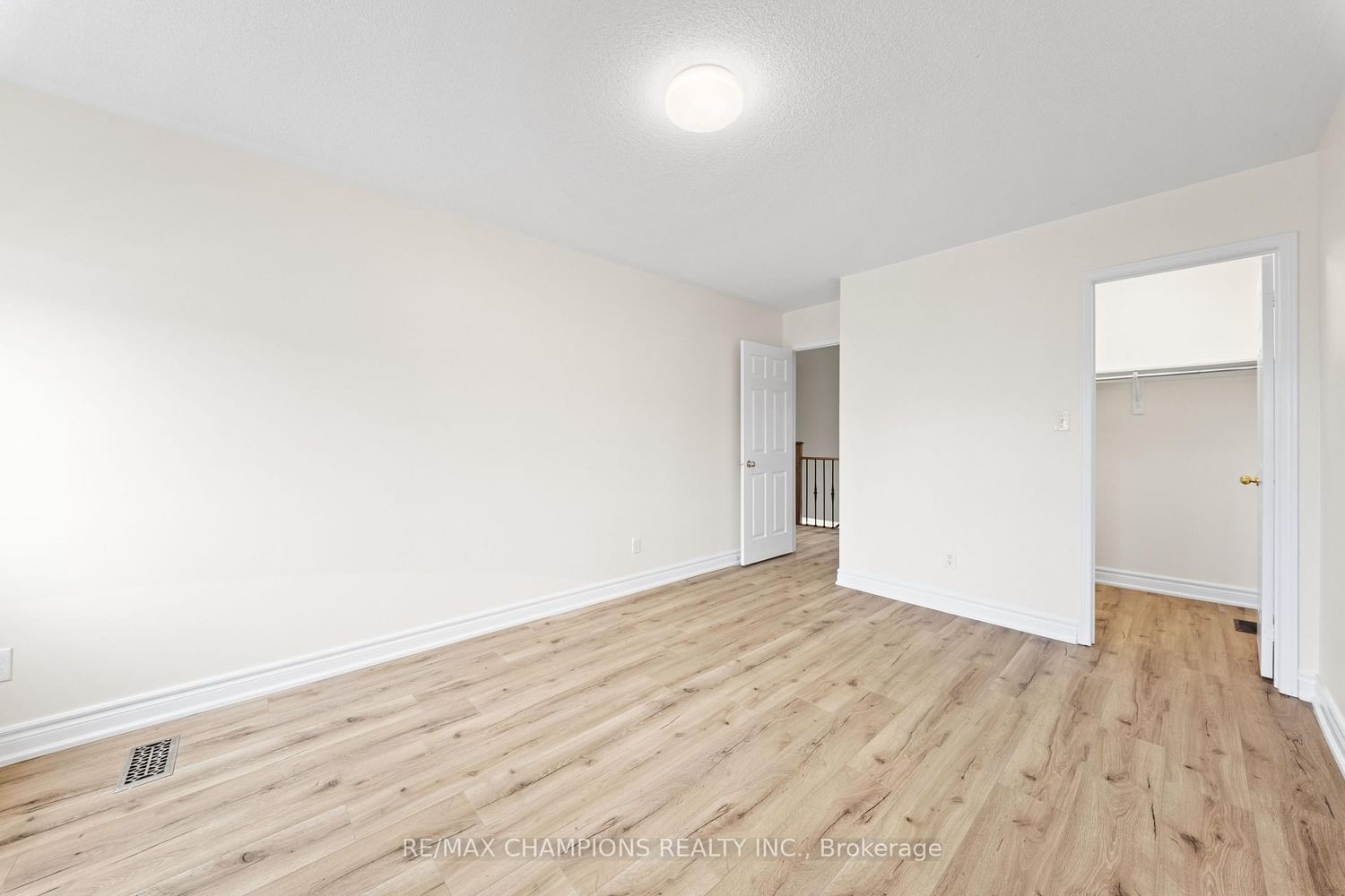 Detached House for sale at 42 Abbotsbury Drive, Brampton, Ontario, L6X 0S3 - Credit Valley - MLS: W12914332