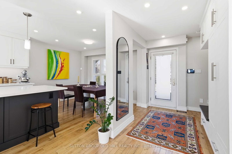 2811 Constable Rd, Mississauga, L5J 1W6 | Image 2