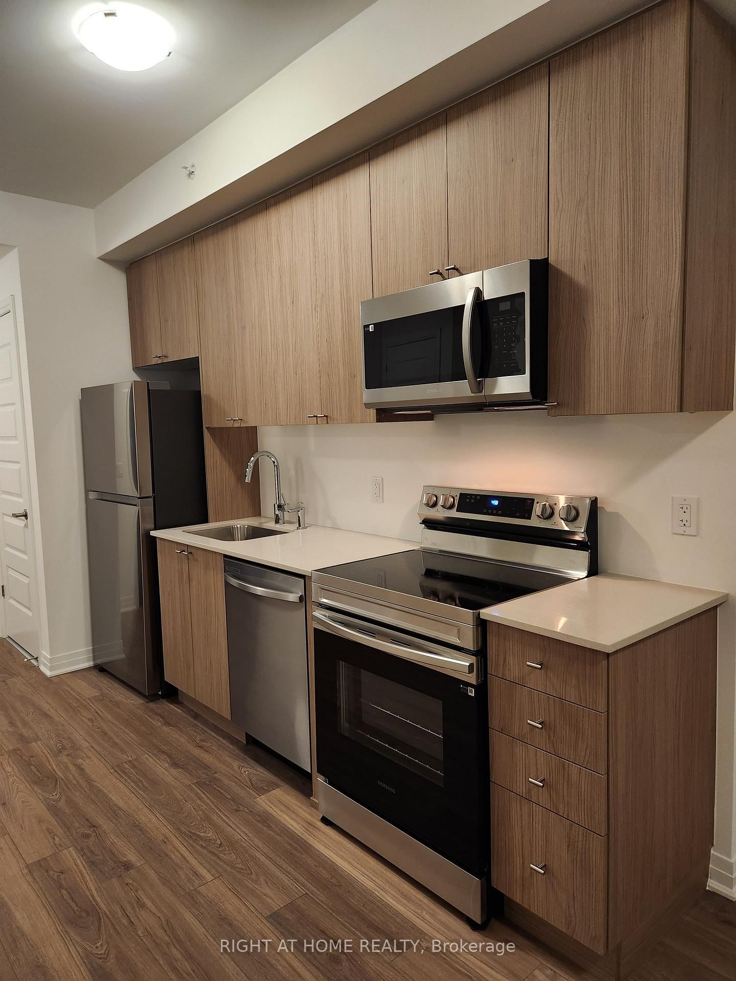 Condo for lease at 409-490 Gordon Krantz Avenue, Milton, Ontario, L9E 1Z5 - Walker - MLS: W12914516