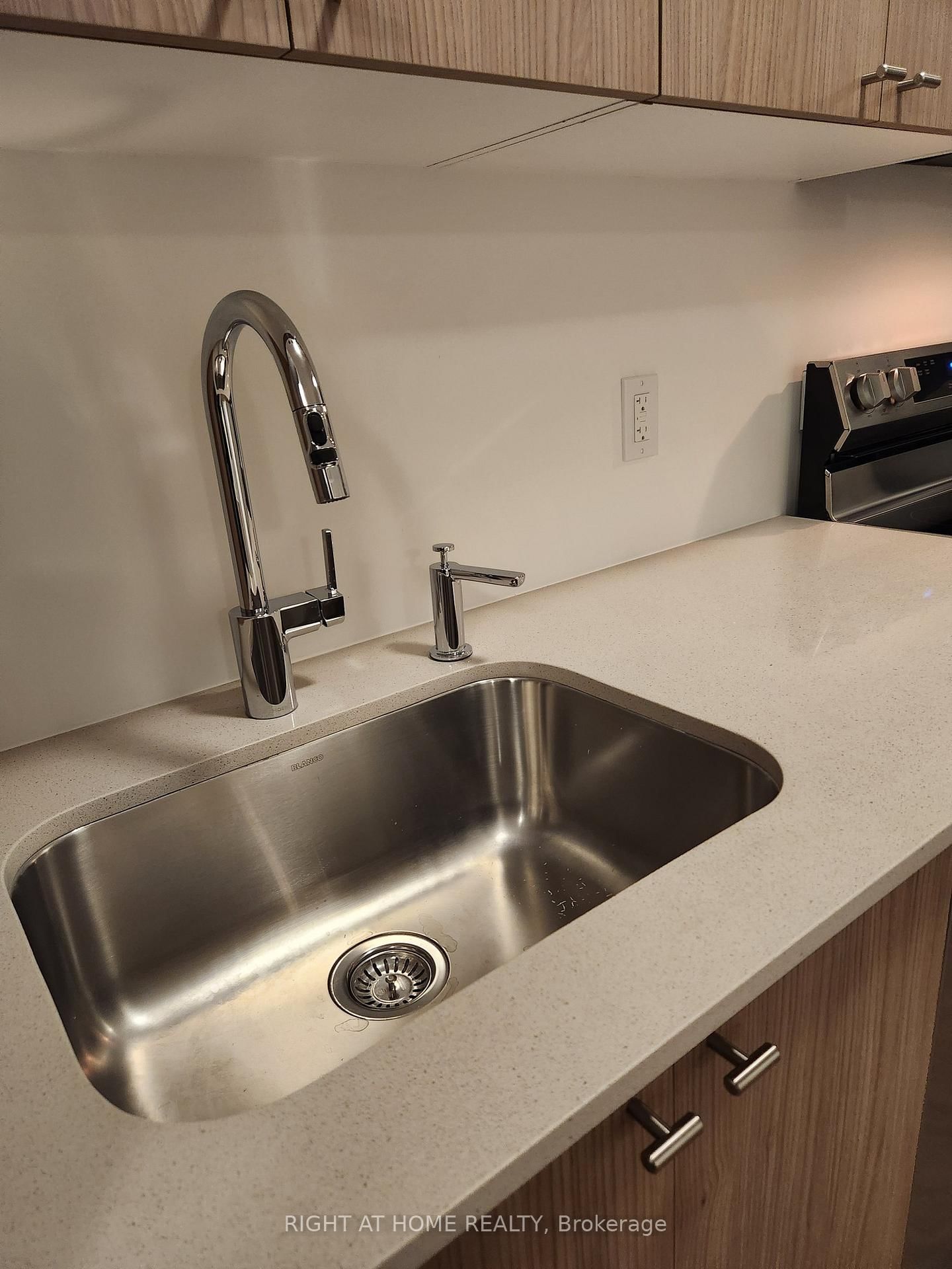 Condo for lease at 409-490 Gordon Krantz Avenue, Milton, Ontario, L9E 1Z5 - Walker - MLS: W12914516