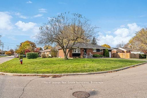 20 Suburban Dr, Mississauga, L5N 1G5 | Image 2