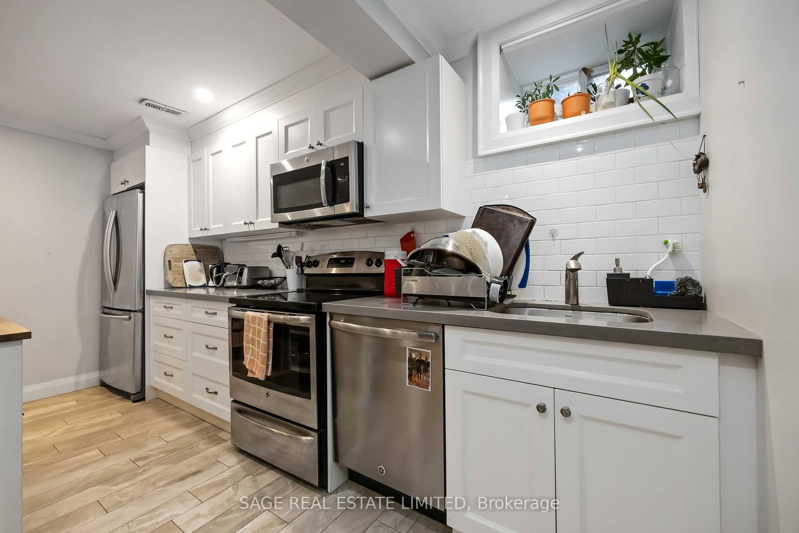 182 Indian Grove, Unit Lower - Photo 15