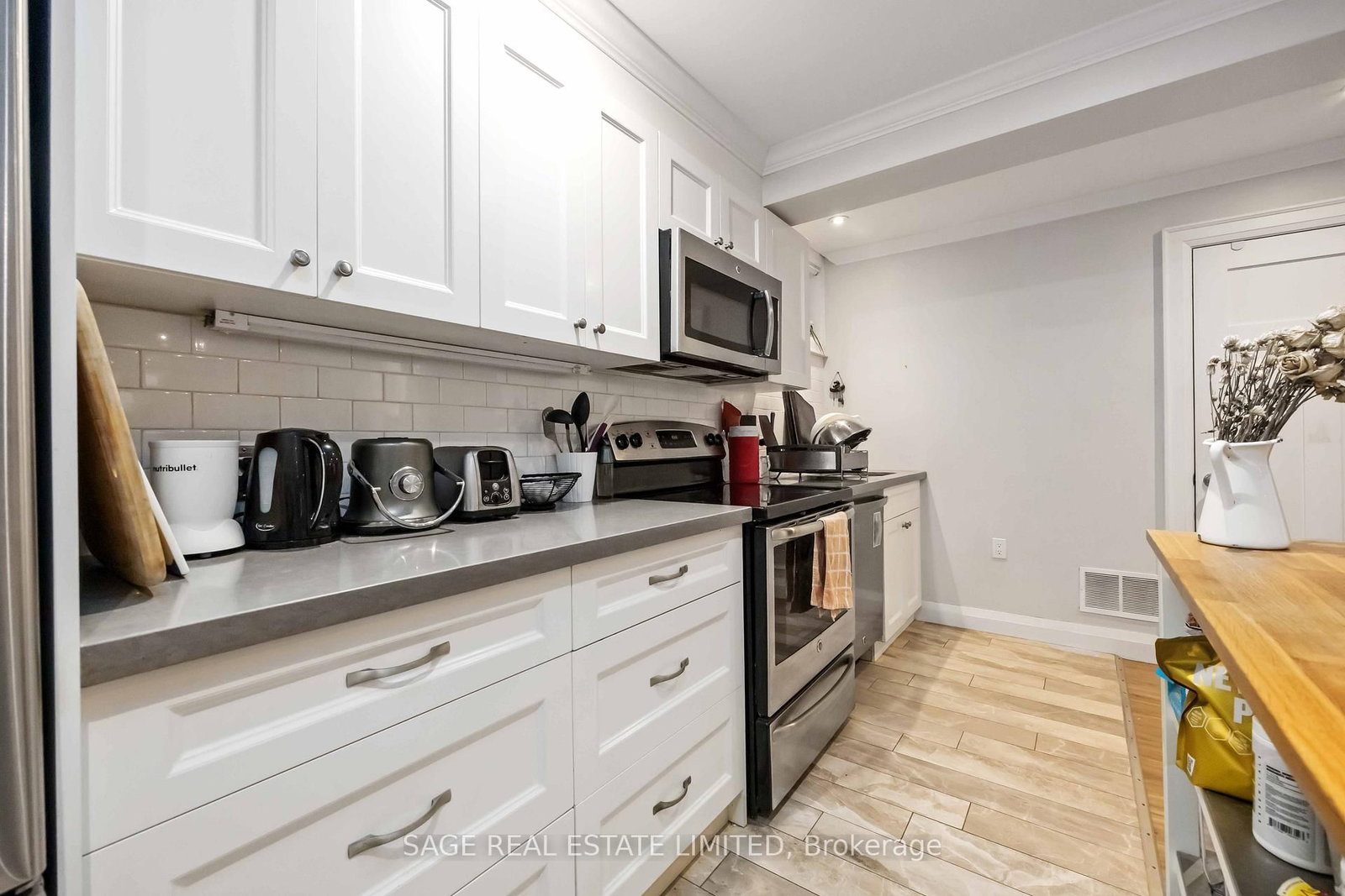 182 Indian Grove, Unit Lower - Photo 16
