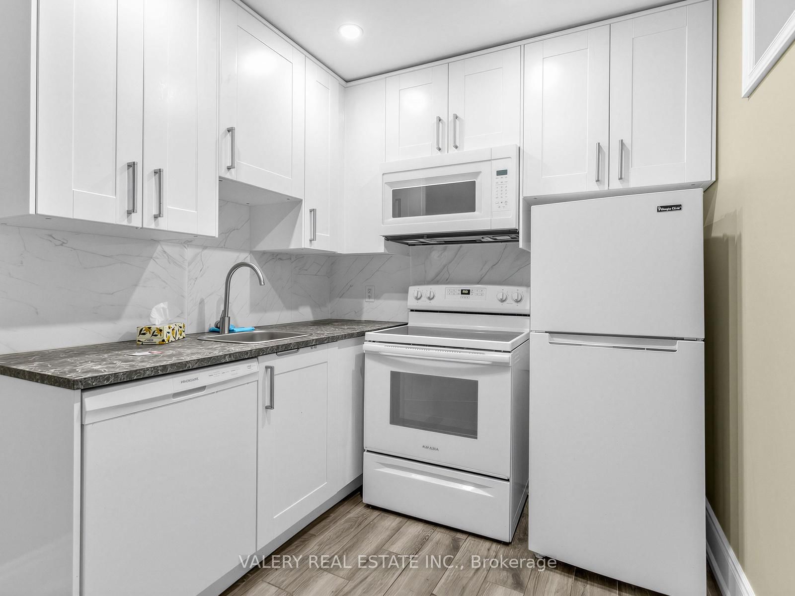 133 Meadowvale Drive, Unit Lower