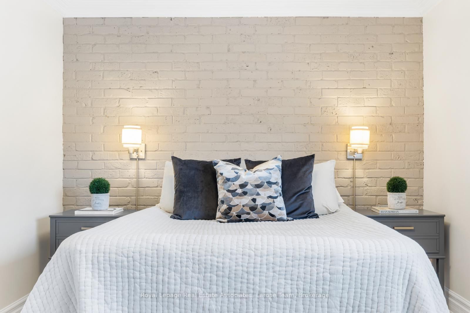 Detached House for sale at 2176 Florian Road, Mississauga, Ontario, L5A 2M4 - Cooksville - MLS: W12914724