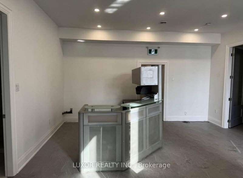 Unit B - 134 Millwick Dr, Toronto, M9L 1Y6 | Image 2