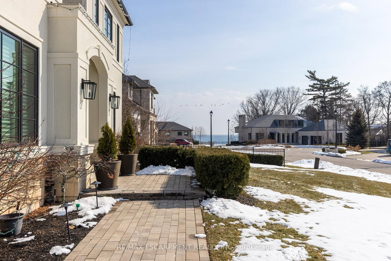 15 LAMBERT Common, Oakville, L6K 0H6 | Image 3