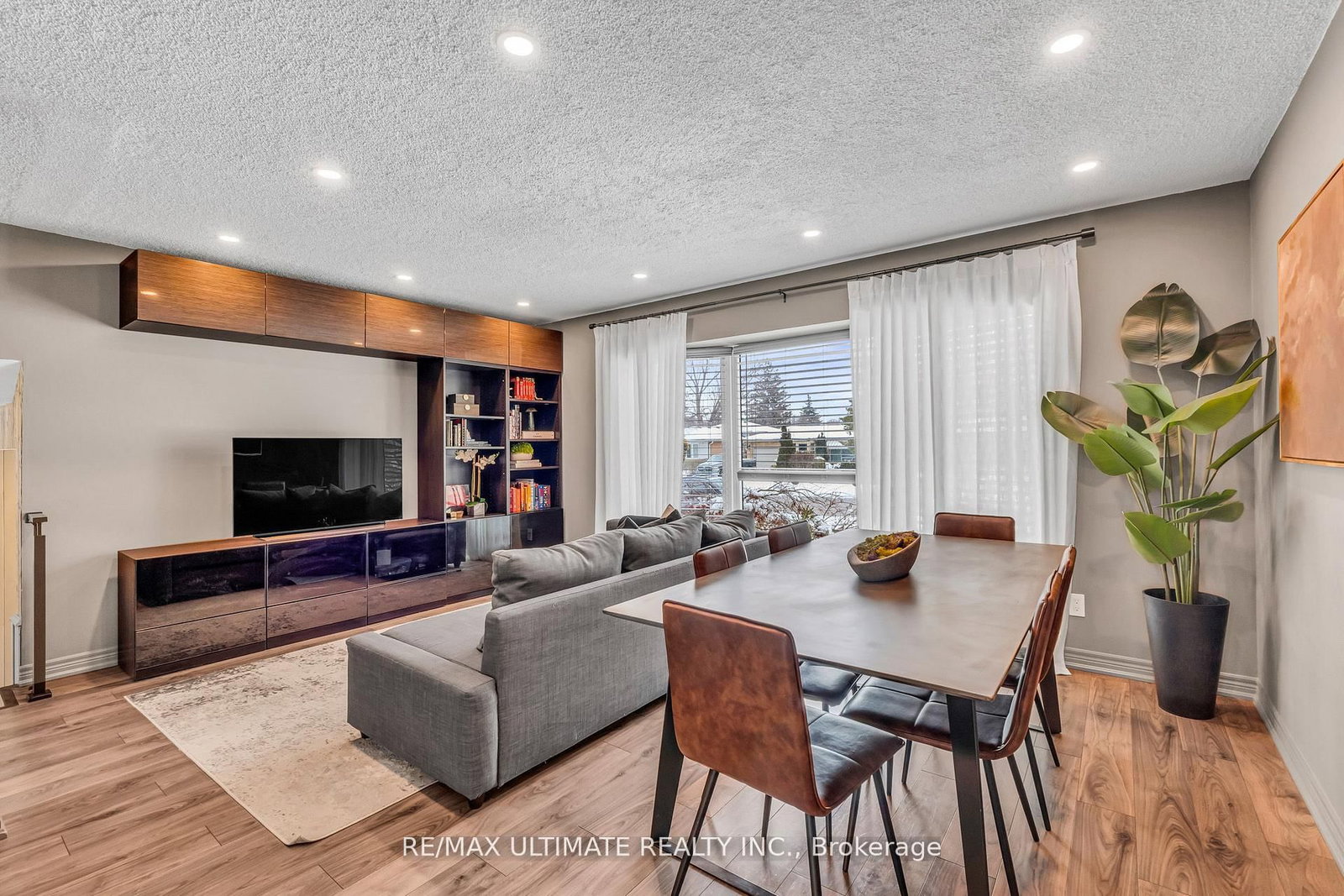 Detached House for sale at 37 Banbury Court, Brampton, Ontario, L6T 1Y9 - Avondale - MLS: W12915232