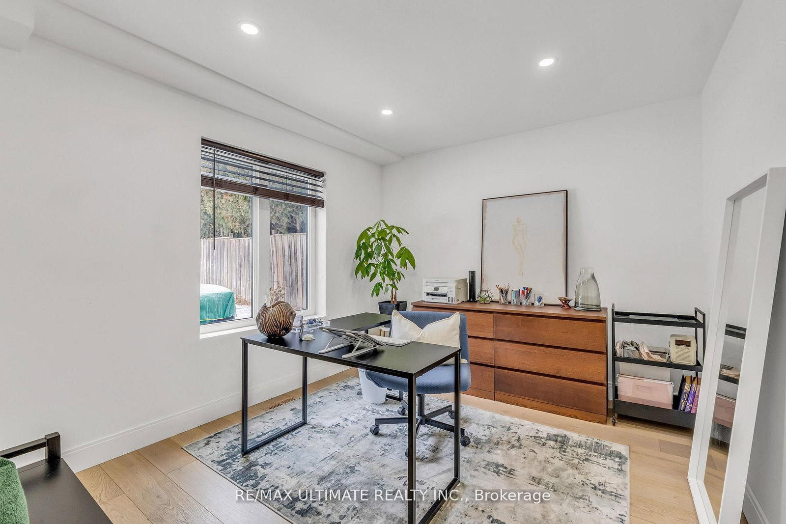 Detached House for sale at 37 Banbury Court, Brampton, Ontario, L6T 1Y9 - Avondale - MLS: W12915232