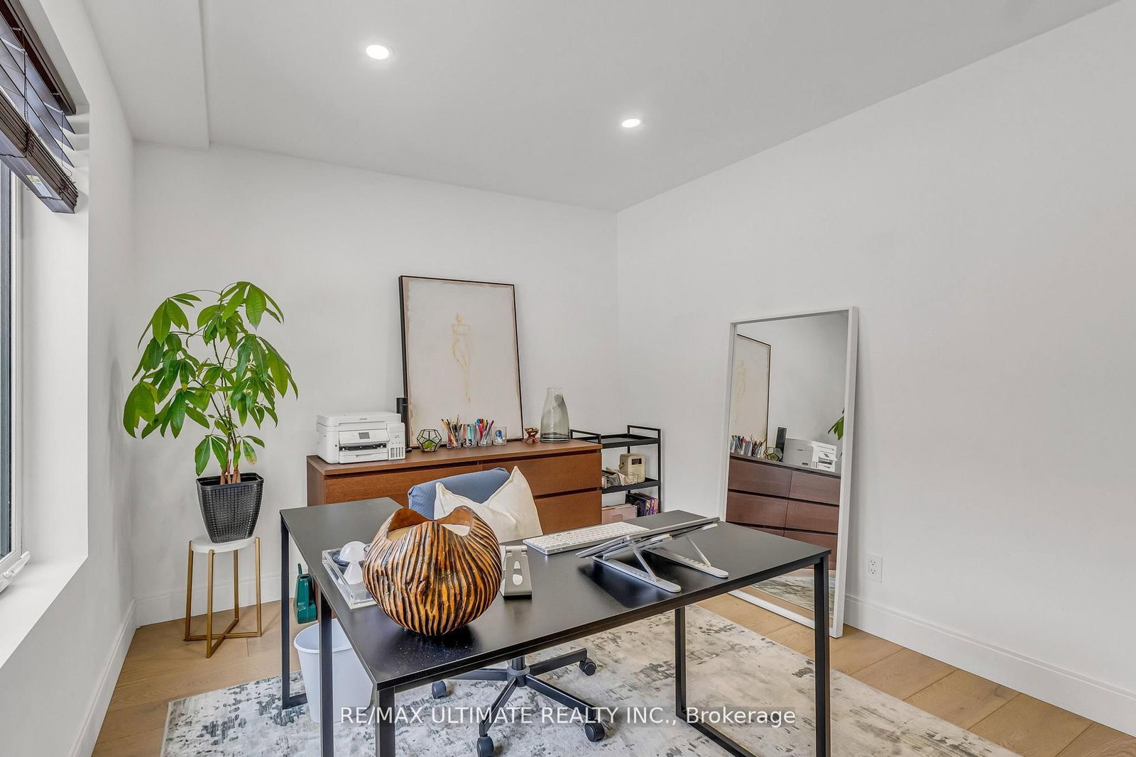 Detached House for sale at 37 Banbury Court, Brampton, Ontario, L6T 1Y9 - Avondale - MLS: W12915232