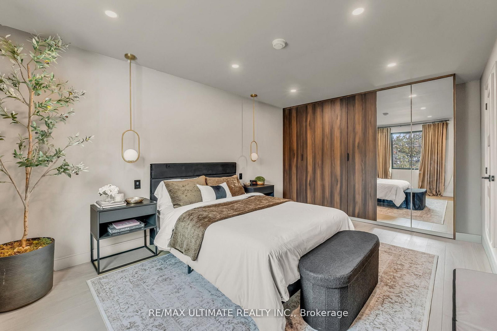 Detached House for sale at 37 Banbury Court, Brampton, Ontario, L6T 1Y9 - Avondale - MLS: W12915232