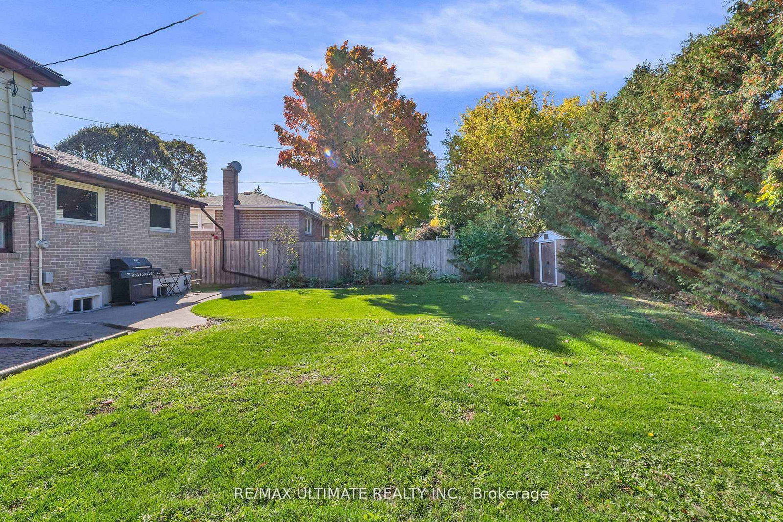 Detached House for sale at 37 Banbury Court, Brampton, Ontario, L6T 1Y9 - Avondale - MLS: W12915232