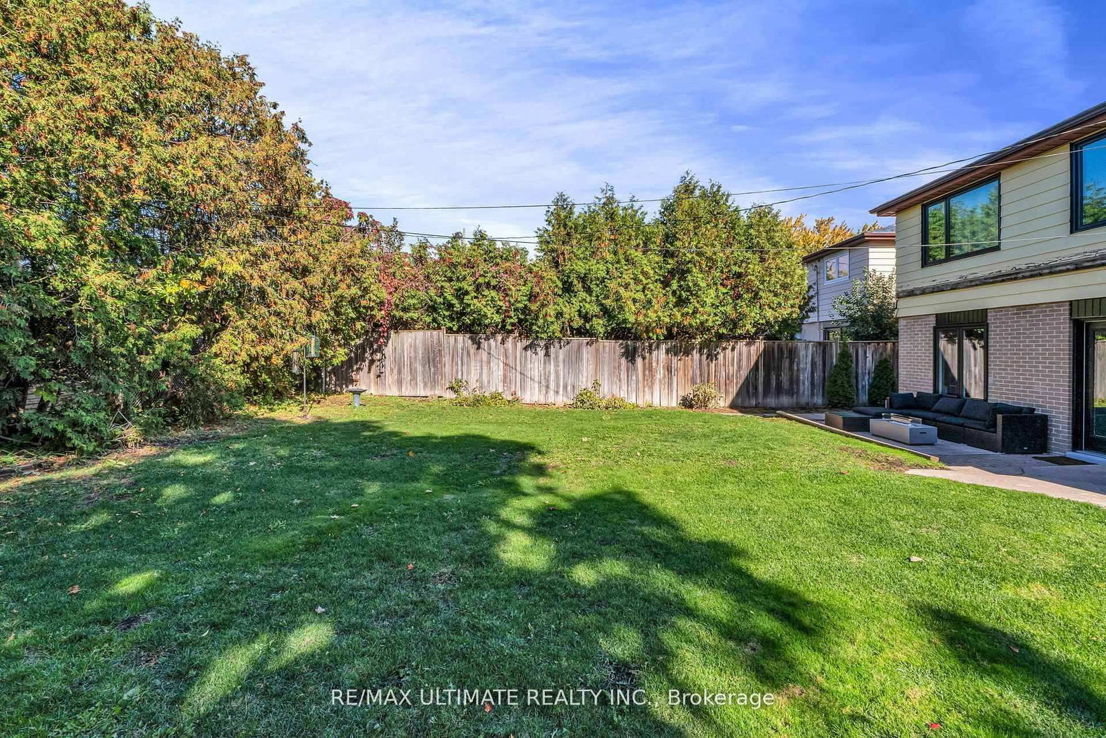 Detached House for sale at 37 Banbury Court, Brampton, Ontario, L6T 1Y9 - Avondale - MLS: W12915232