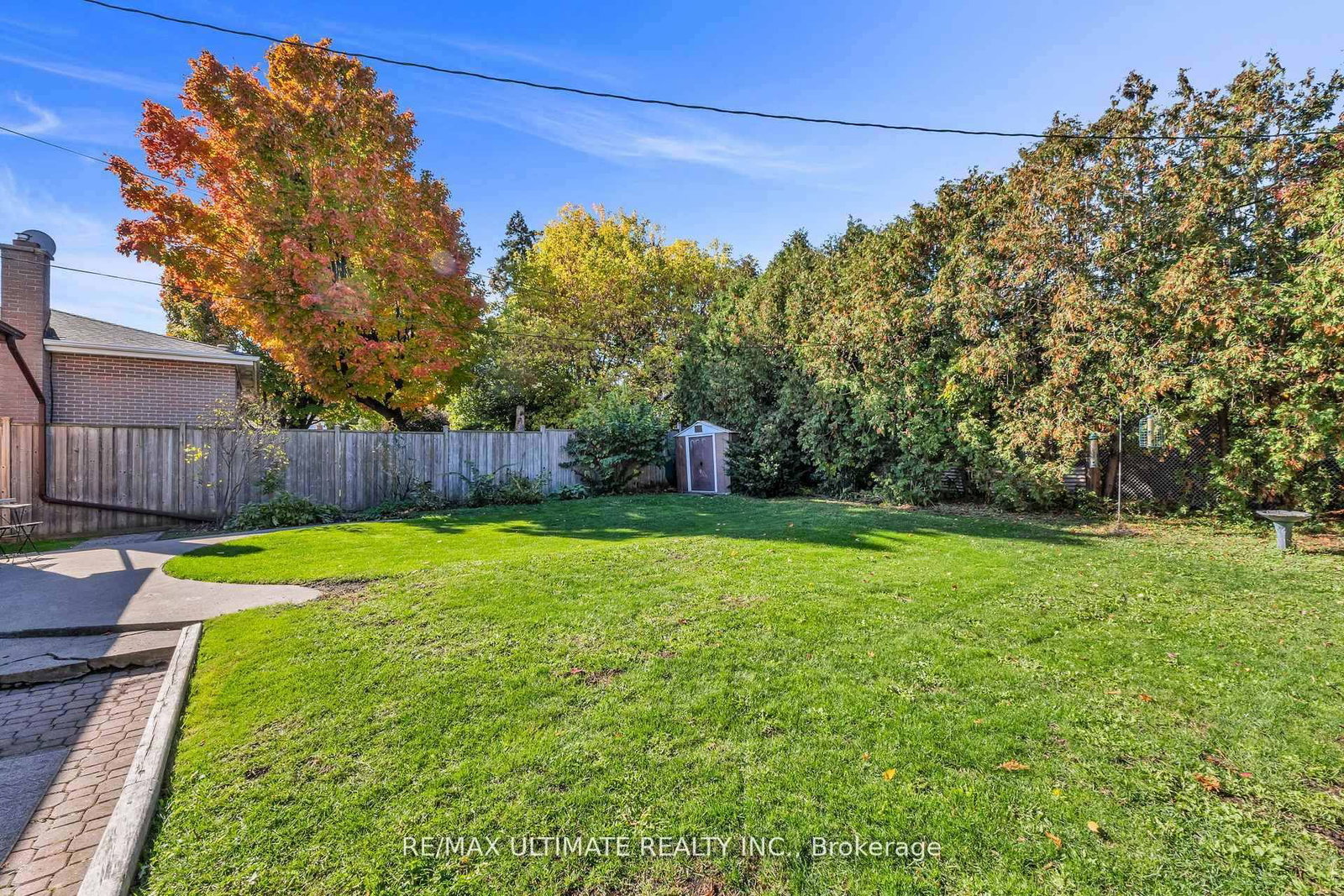 Detached House for sale at 37 Banbury Court, Brampton, Ontario, L6T 1Y9 - Avondale - MLS: W12915232