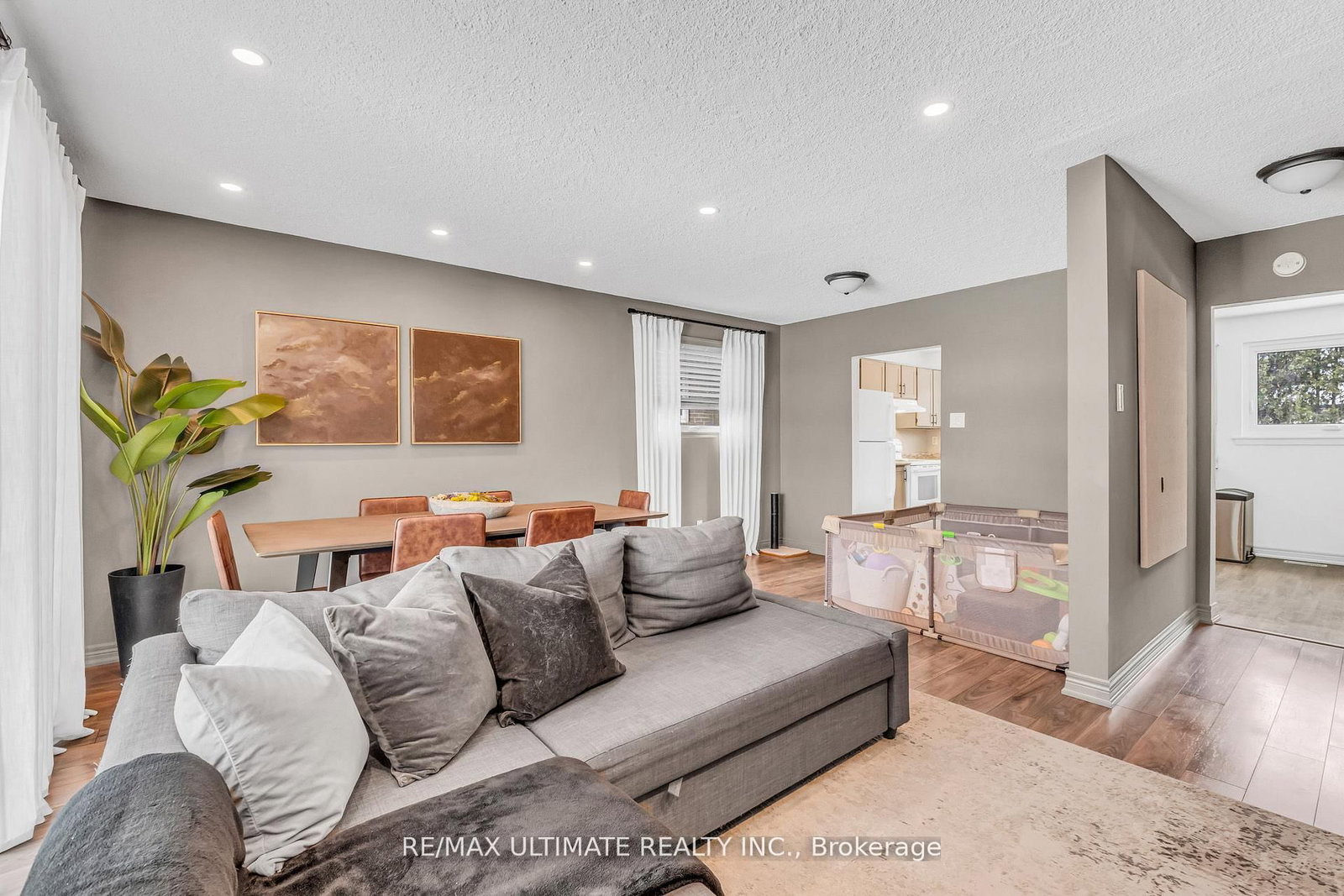 Detached House for sale at 37 Banbury Court, Brampton, Ontario, L6T 1Y9 - Avondale - MLS: W12915232