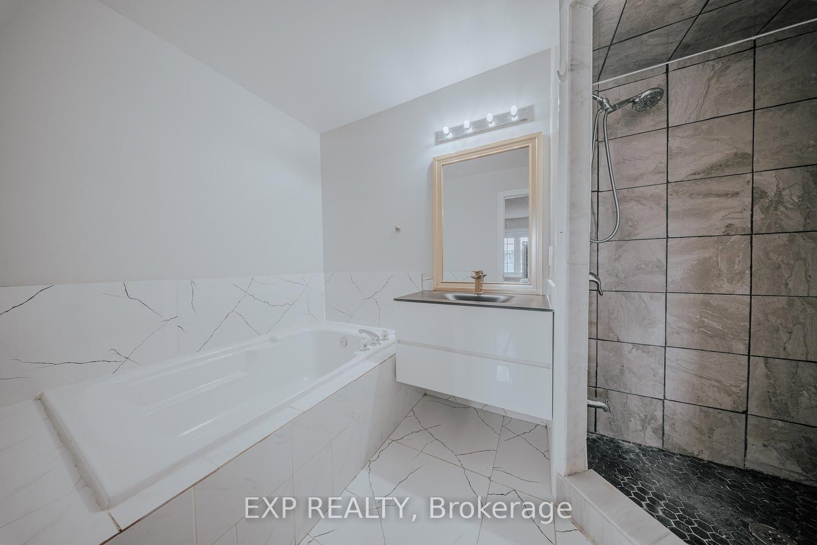 Detached House for sale at 3 Deforest Drive, Brampton, Ontario, L7A 2Y3 - Fletcher's Meadow - MLS: W12915324