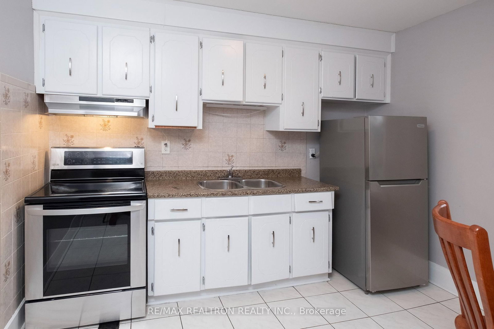 1939 Davenport Road, Unit Upper - Photo 10