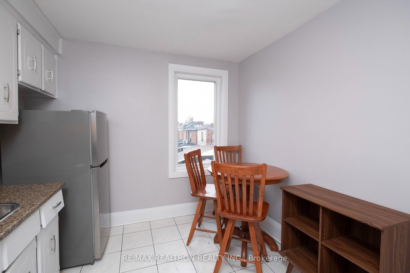 1939 Davenport Road, Unit Upper - Photo 11