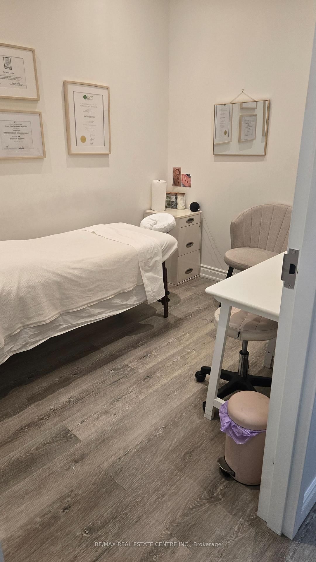 1 Queensgate Boulevard, Unit 5 - Photo 7