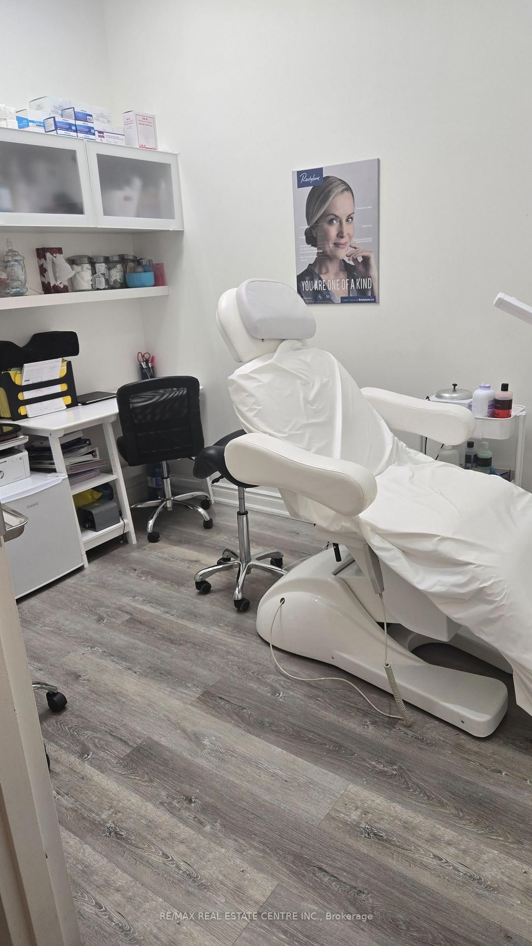 1 Queensgate Boulevard, Unit 5 - Photo 8