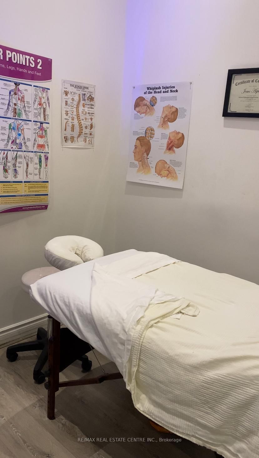 1 Queensgate Boulevard, Unit 5 - Photo 9