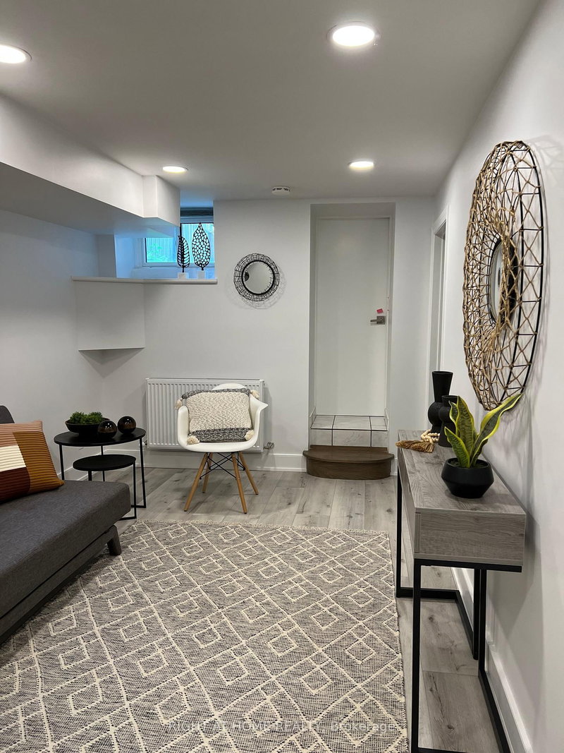 Bsmt - 76 Glendale Ave, Toronto, M6R 2T1 | Image 3