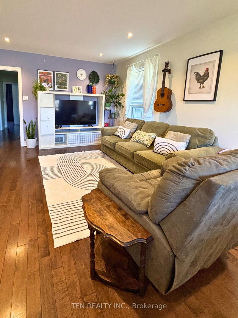 59 Mitcham Dr, Toronto, M8W 2K2 | Image 2