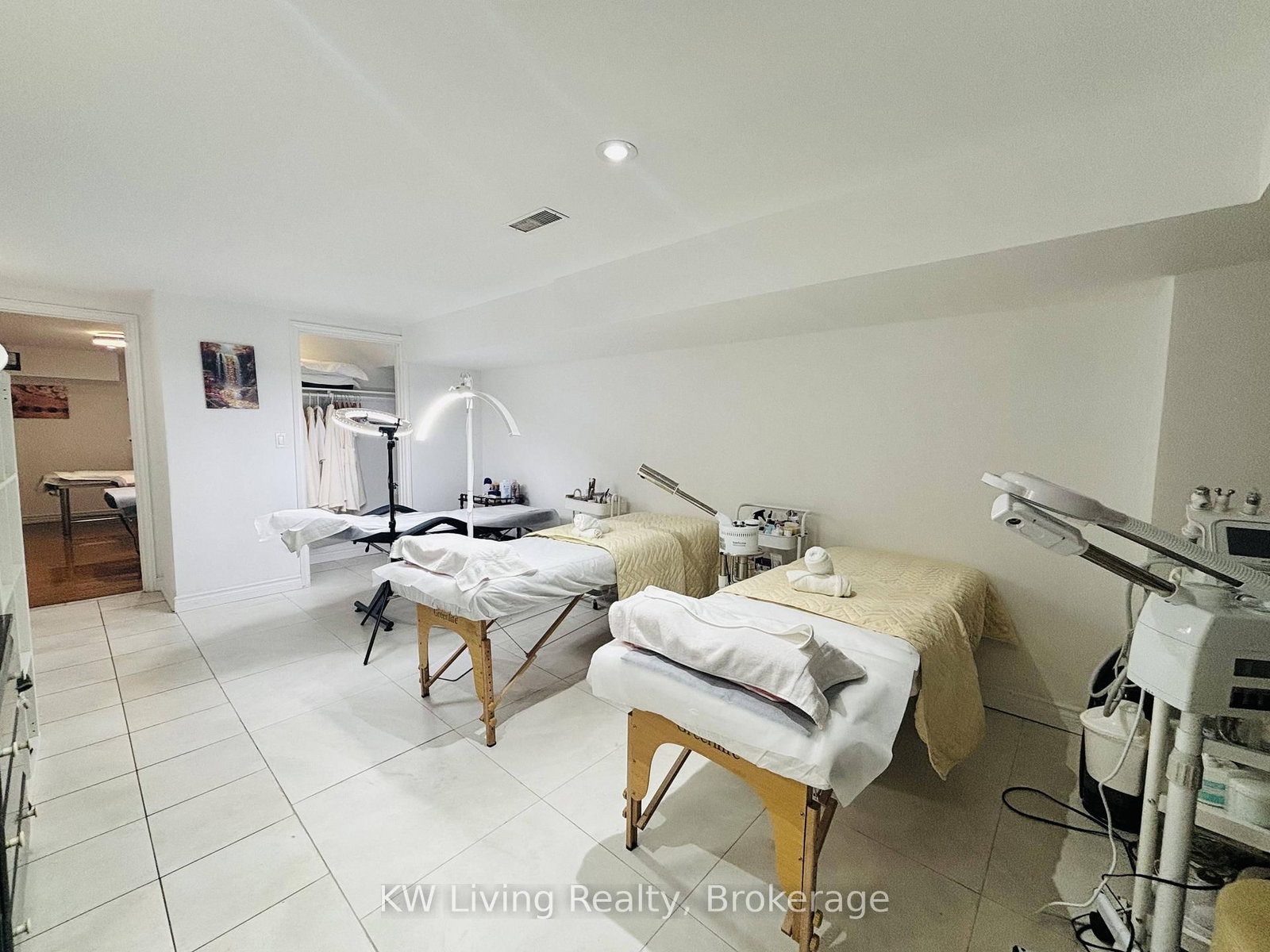 1844 Lakeshore Road W - Photo 11