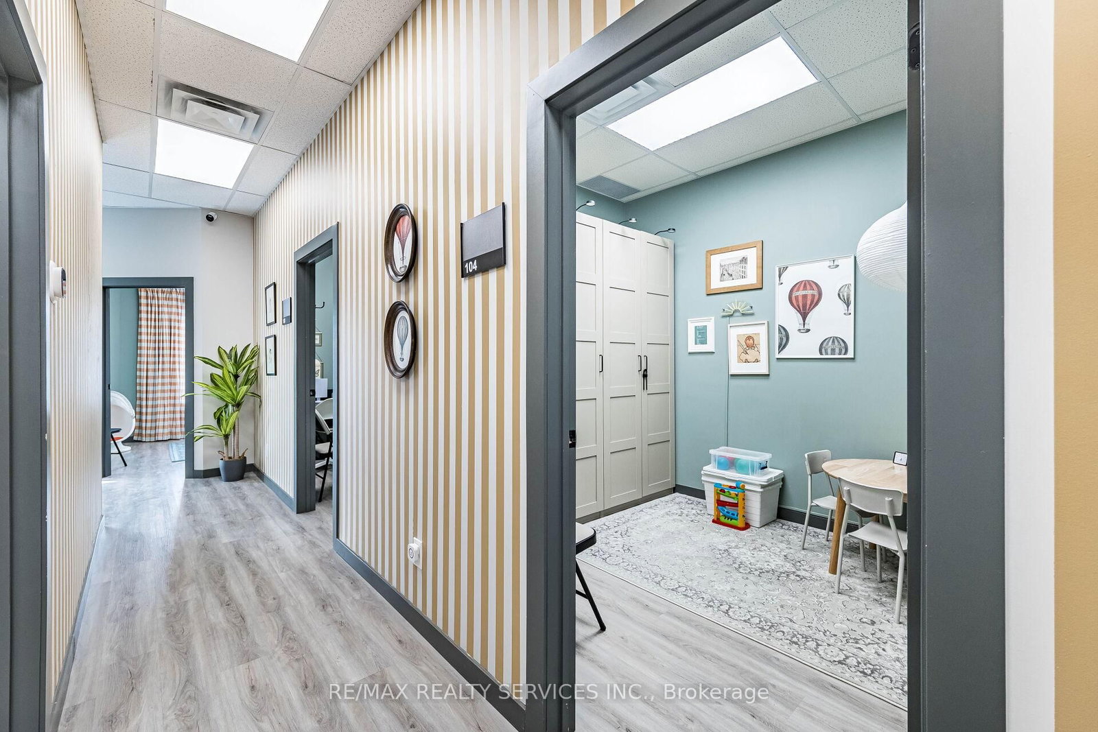 5006 South Service Road, Unit 3 - Photo 10