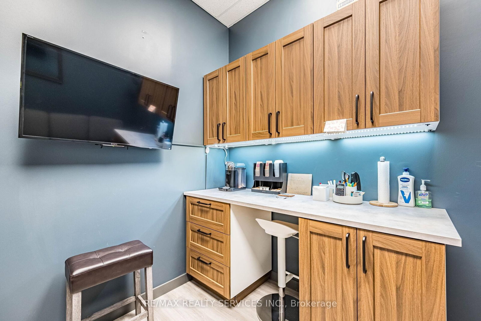 5006 South Service Road, Unit 3 - Photo 21