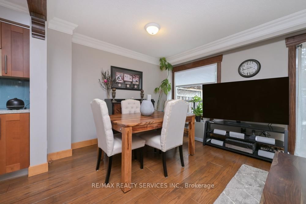 Townhouse for sale at 8 Collins Crescent, Brampton, Ontario, L6V 3M9 - Brampton North - MLS: W12916504