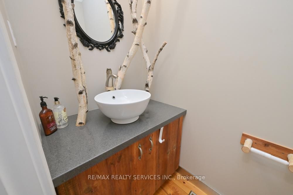 Townhouse for sale at 8 Collins Crescent, Brampton, Ontario, L6V 3M9 - Brampton North - MLS: W12916504