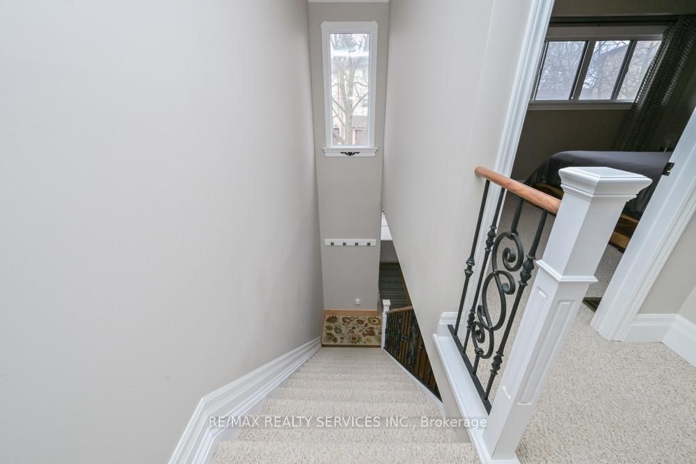 Townhouse for sale at 8 Collins Crescent, Brampton, Ontario, L6V 3M9 - Brampton North - MLS: W12916504