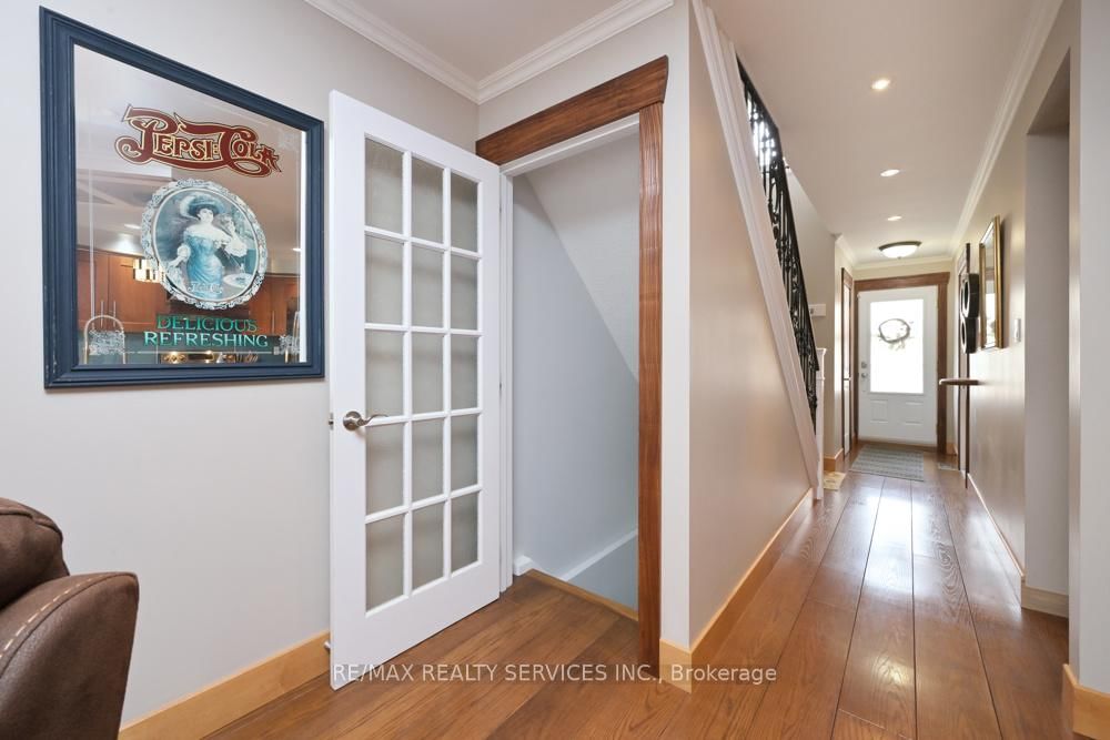 Townhouse for sale at 8 Collins Crescent, Brampton, Ontario, L6V 3M9 - Brampton North - MLS: W12916504