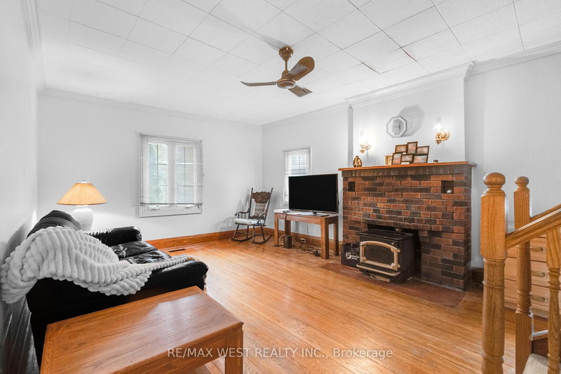 1518 Cawthra Rd, Mississauga, L5G 4L2 | Image 2