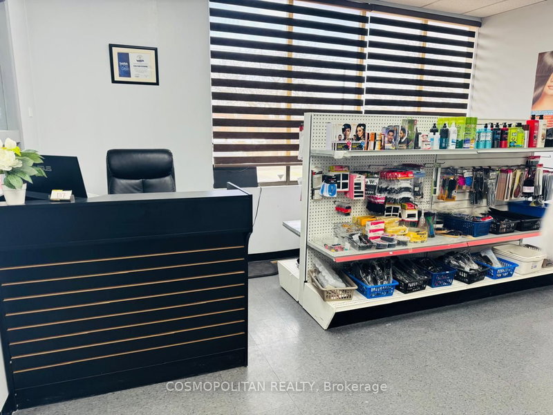 2470 Lucknow Dr, Mississauga, L5S 1J9 | Image 2