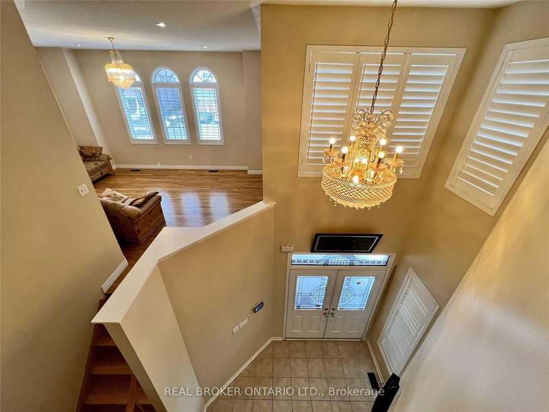 5218 Oscar Peterson Blvd, Mississauga, L5M 0E1 | Image 3