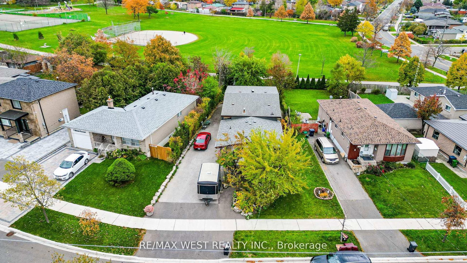 Property at 7 Bimini