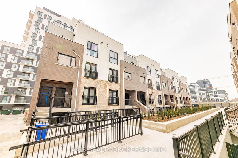 324 - 349 Wheat Boom Dr, Oakville, L6H 7X5 | Image 2