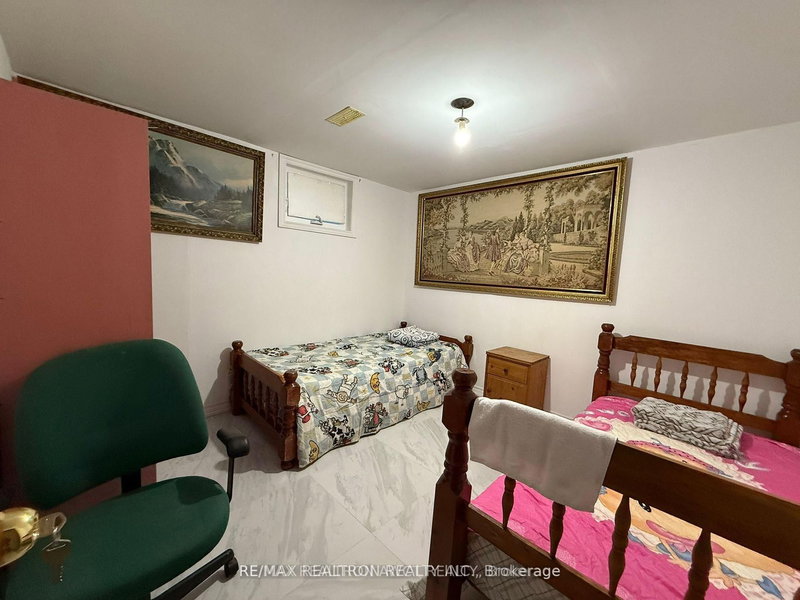 61 Wilmont Dr, Toronto, M3N 1N5 | Image 3