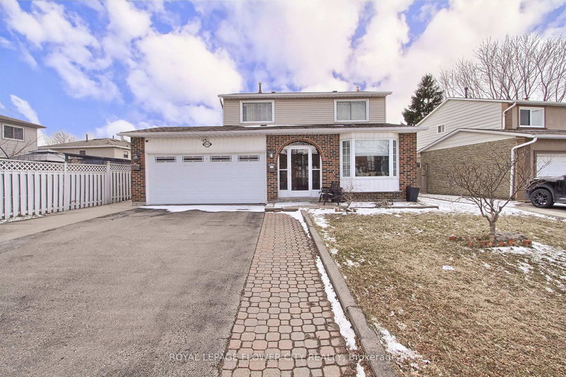 243 Centre St N, Brampton, L6V 2R3 | Image 3