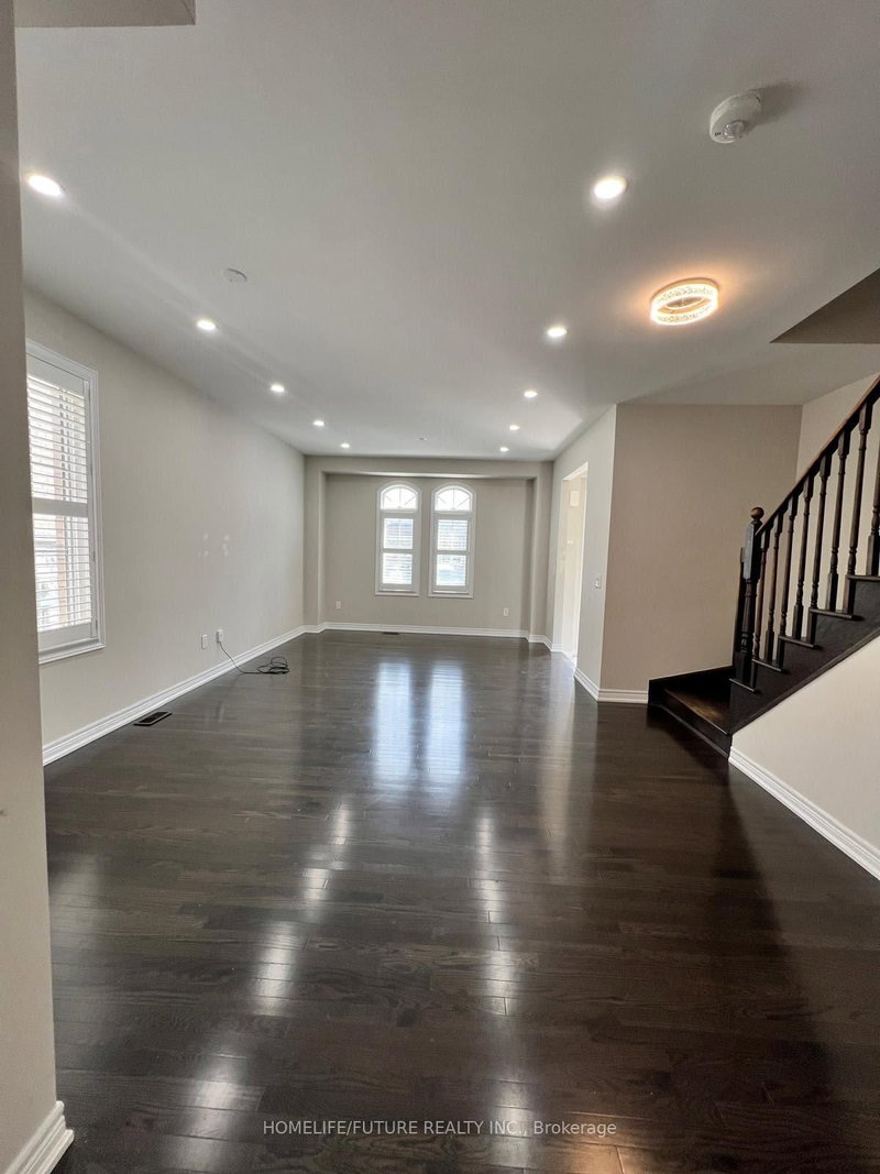 main & 2nd - 20 Ledger Point Cres, Brampton, L6R 3W3 | Image 3