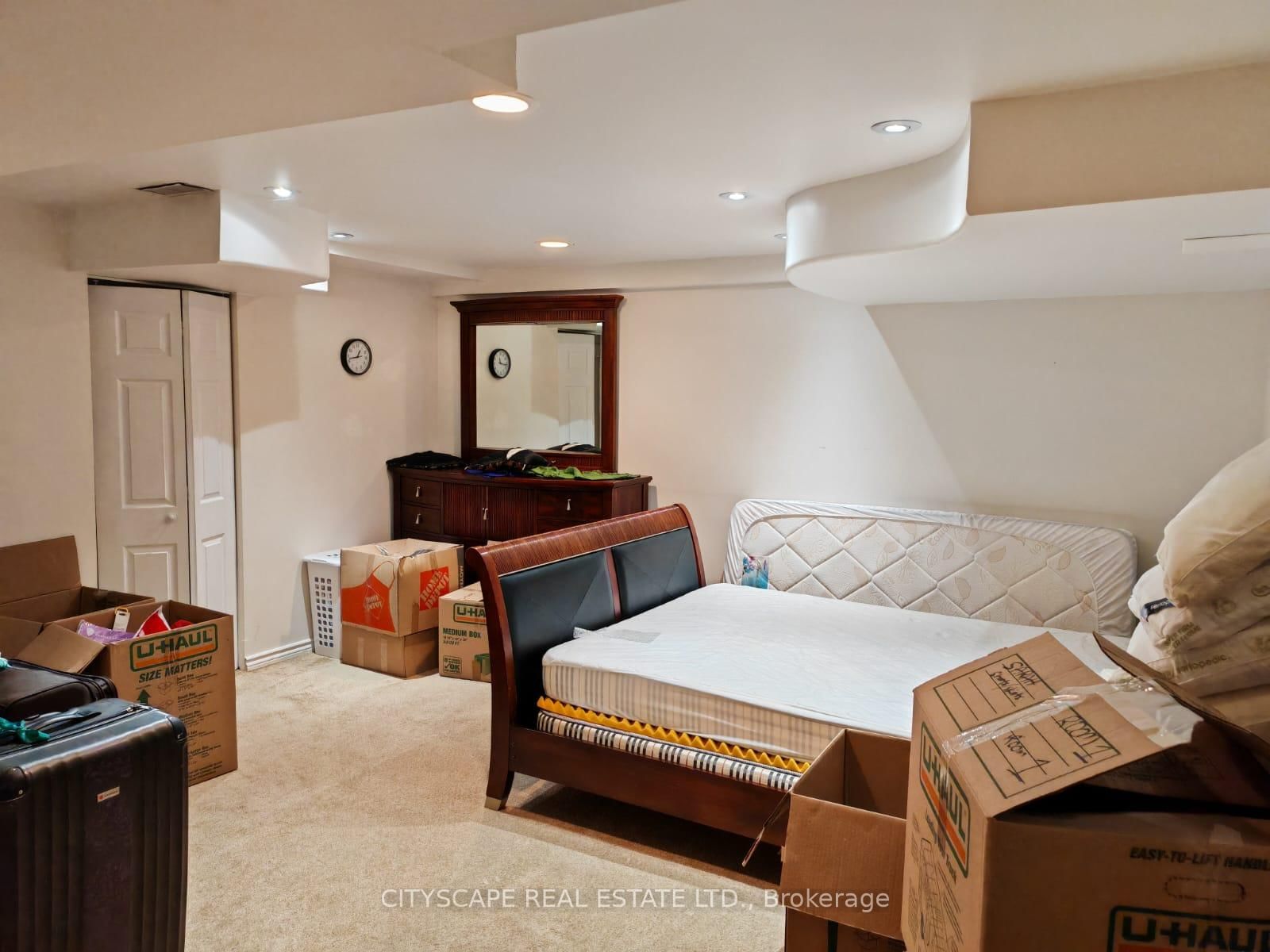 Semi-Detached House for sale at 1065 Clark Boulevard, Milton, Ontario, L9T 6Y1 - Beaty - MLS: W12917290