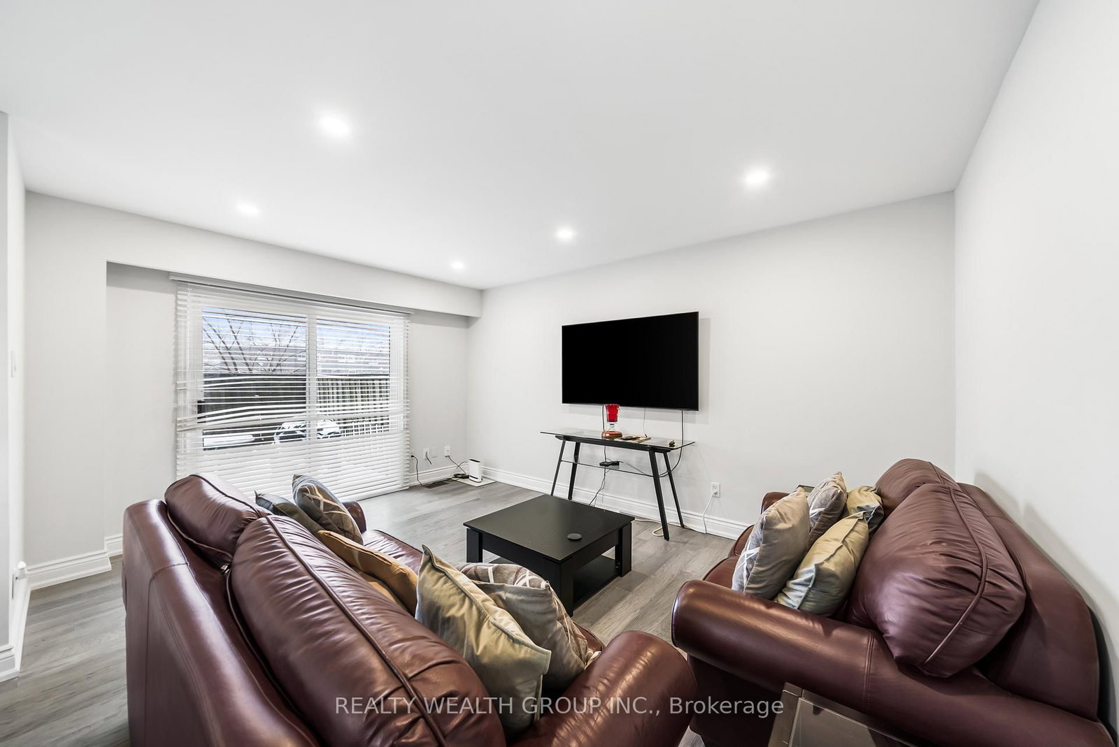 Townhouse for sale at 39-521 Timber Lane, Burlington, Ontario, L7L 4B1 - Appleby - MLS: W12917560