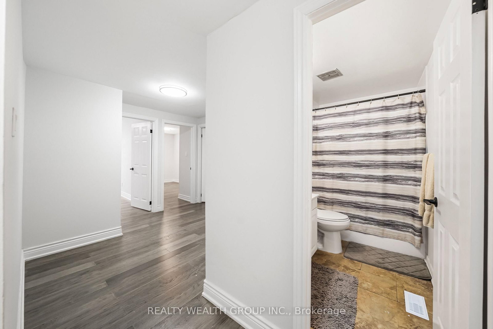 Townhouse for sale at 39-521 Timber Lane, Burlington, Ontario, L7L 4B1 - Appleby - MLS: W12917560