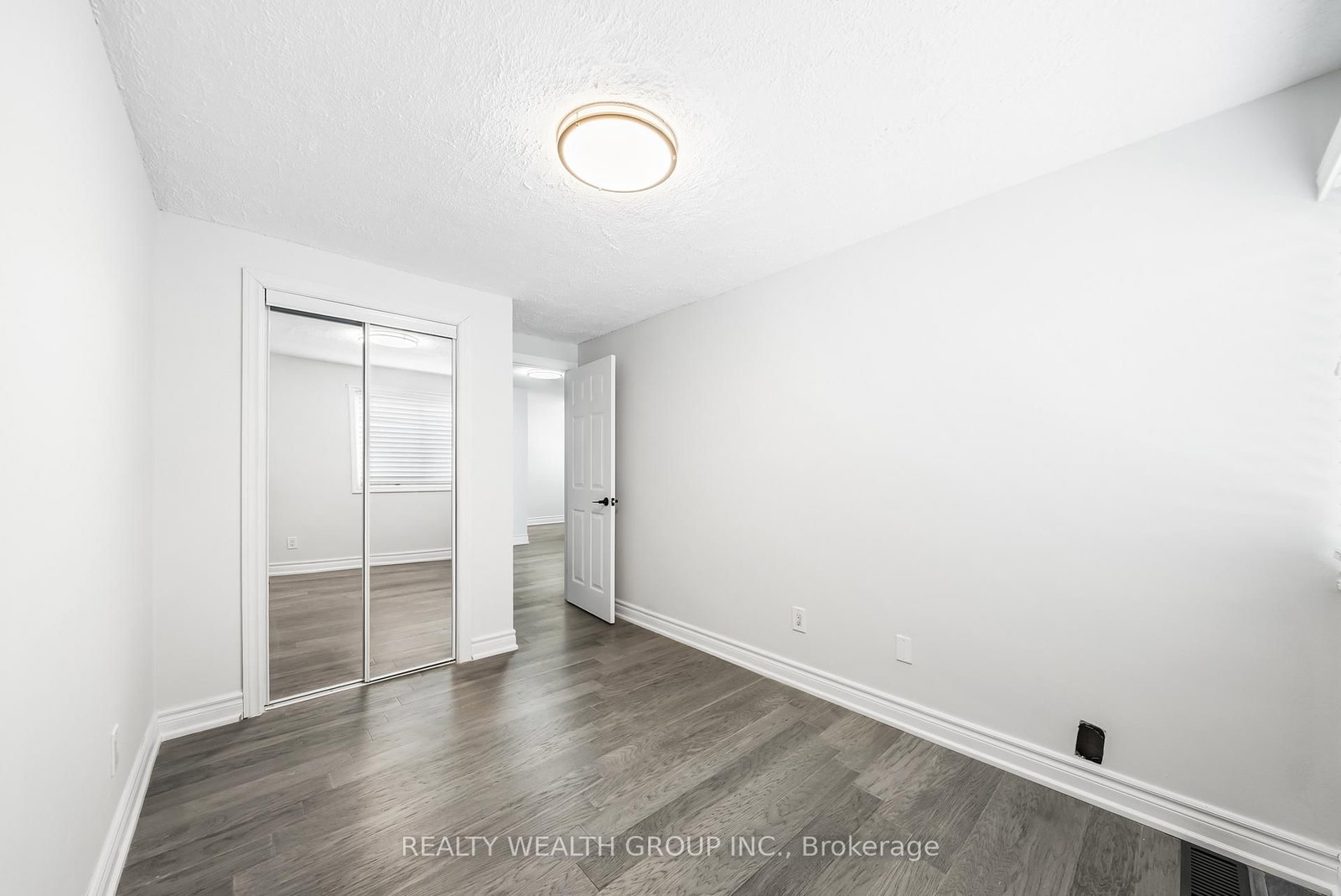 Townhouse for sale at 39-521 Timber Lane, Burlington, Ontario, L7L 4B1 - Appleby - MLS: W12917560