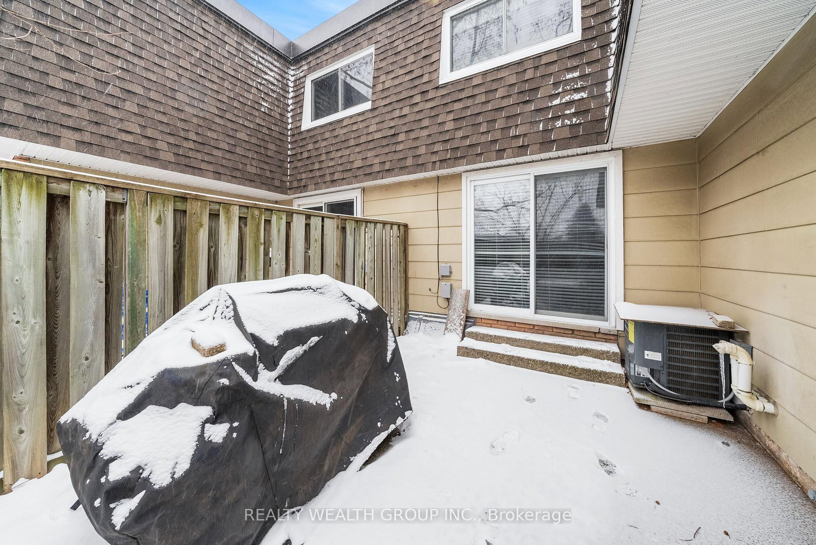 Townhouse for sale at 39-521 Timber Lane, Burlington, Ontario, L7L 4B1 - Appleby - MLS: W12917560