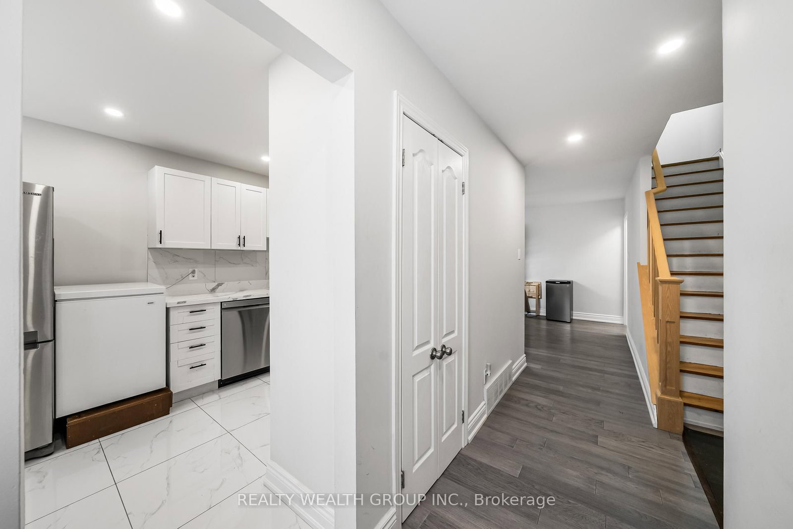 Townhouse for sale at 39-521 Timber Lane, Burlington, Ontario, L7L 4B1 - Appleby - MLS: W12917560