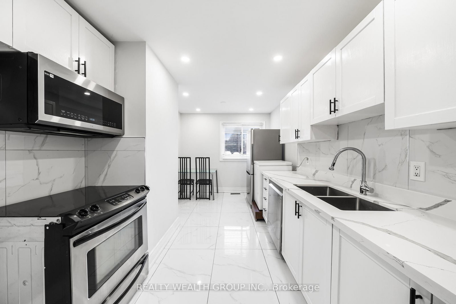 Townhouse for sale at 39-521 Timber Lane, Burlington, Ontario, L7L 4B1 - Appleby - MLS: W12917560