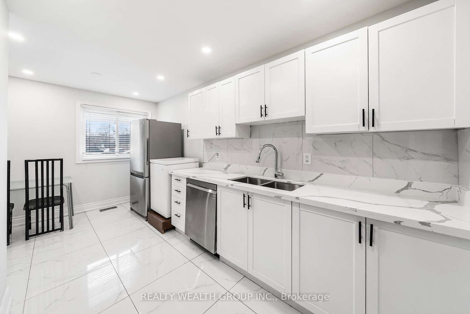 Townhouse for sale at 39-521 Timber Lane, Burlington, Ontario, L7L 4B1 - Appleby - MLS: W12917560